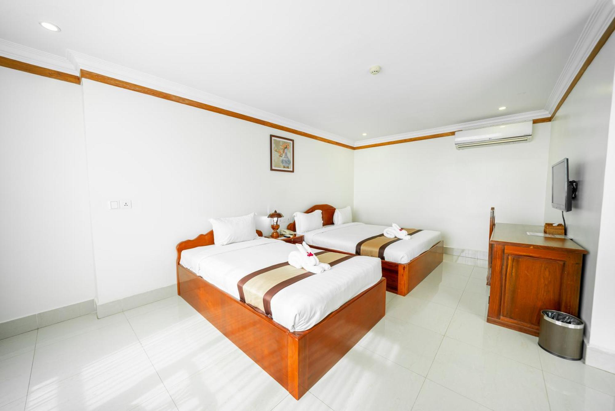 ปุรสัต ริเวอร์ไซด์ โฮเต็ล แอนด์ สปา Hotel โพธิสัต ภายนอก รูปภาพ