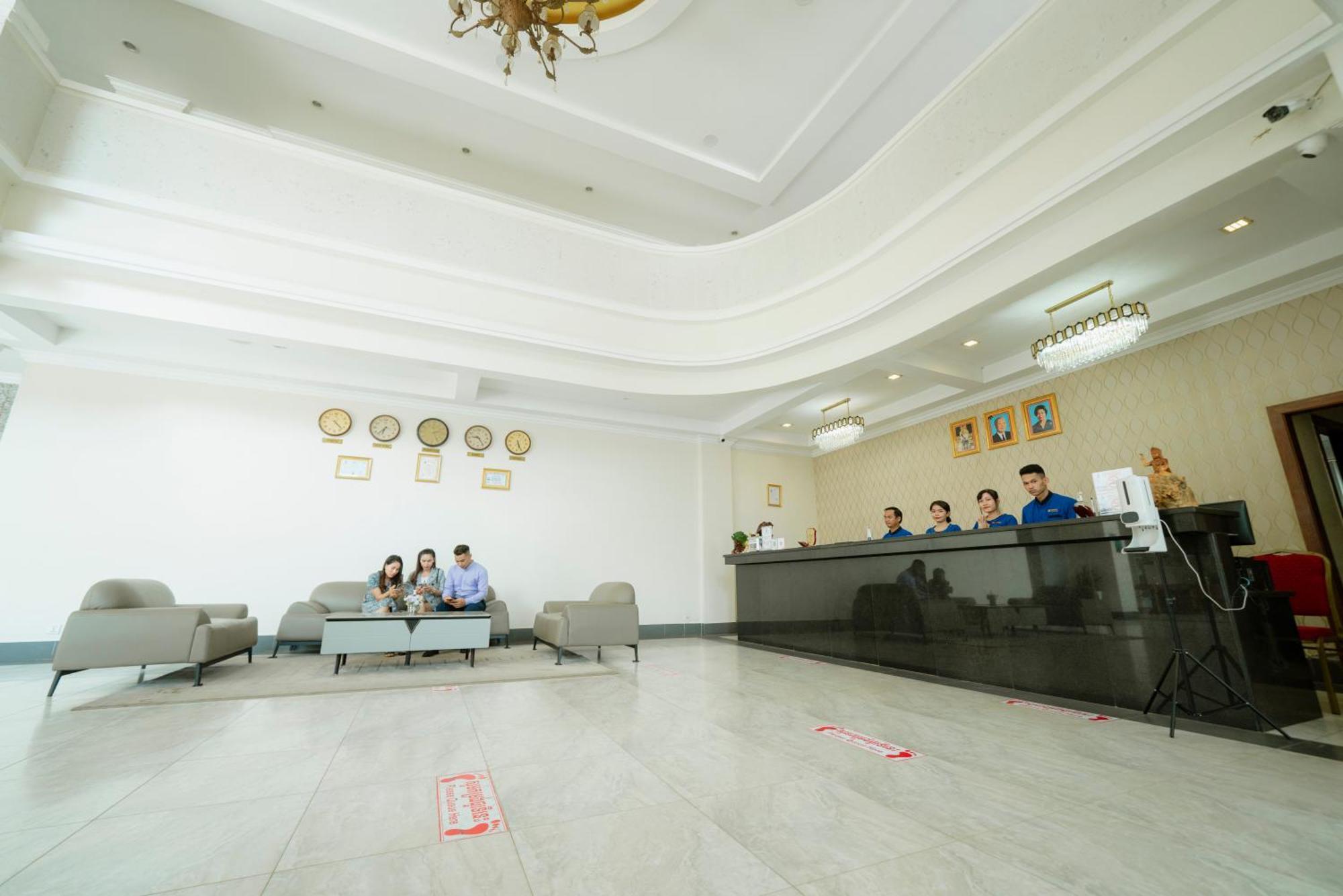 ปุรสัต ริเวอร์ไซด์ โฮเต็ล แอนด์ สปา Hotel โพธิสัต ภายนอก รูปภาพ