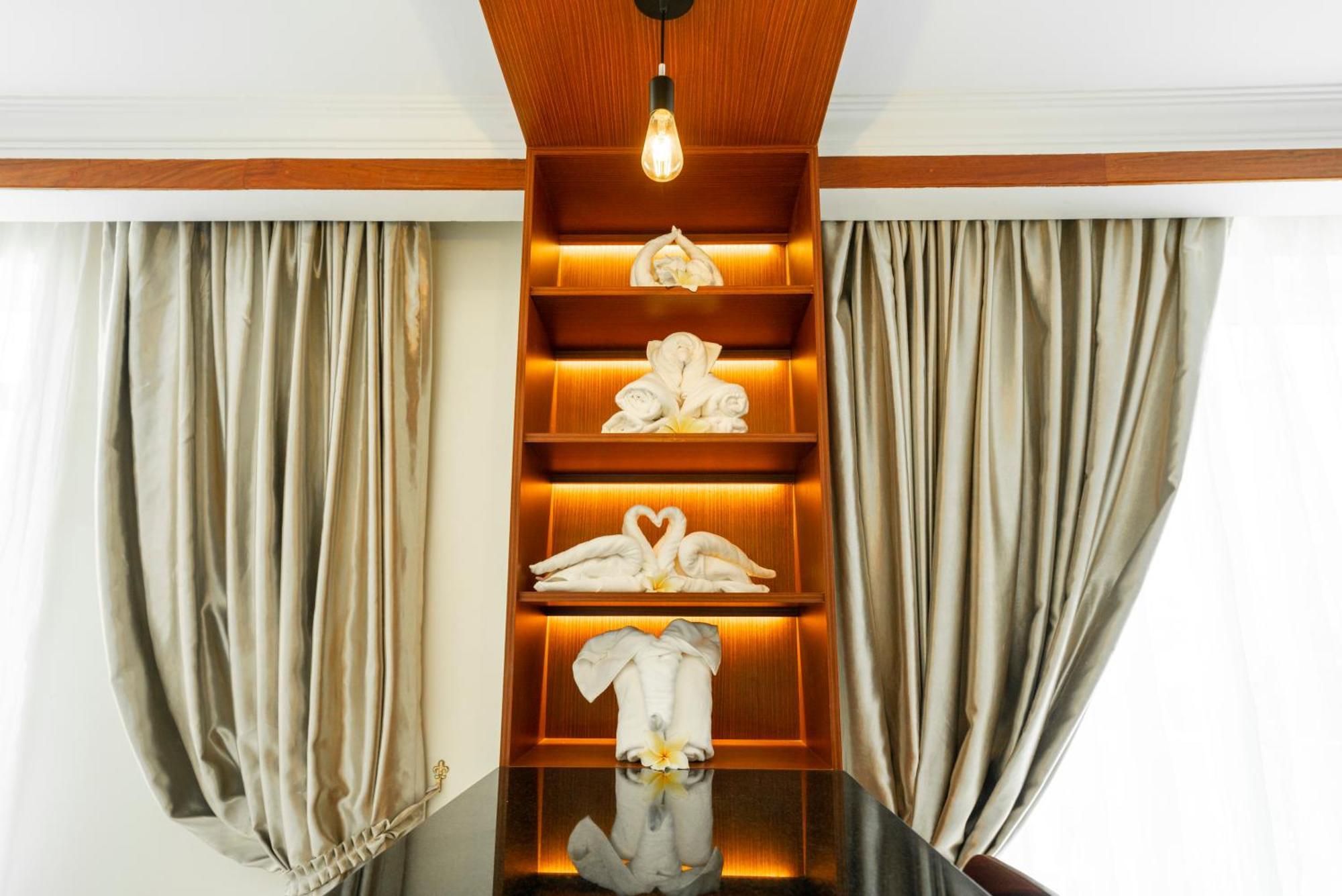 ปุรสัต ริเวอร์ไซด์ โฮเต็ล แอนด์ สปา Hotel โพธิสัต ภายนอก รูปภาพ