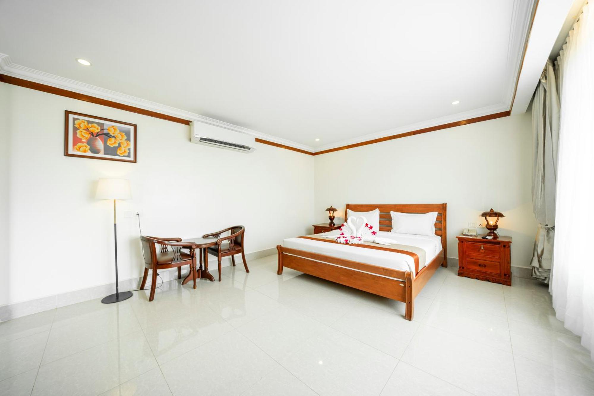 ปุรสัต ริเวอร์ไซด์ โฮเต็ล แอนด์ สปา Hotel โพธิสัต ภายนอก รูปภาพ