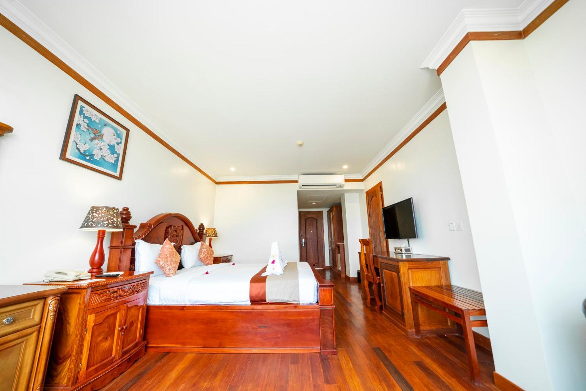 ปุรสัต ริเวอร์ไซด์ โฮเต็ล แอนด์ สปา Hotel โพธิสัต ภายนอก รูปภาพ