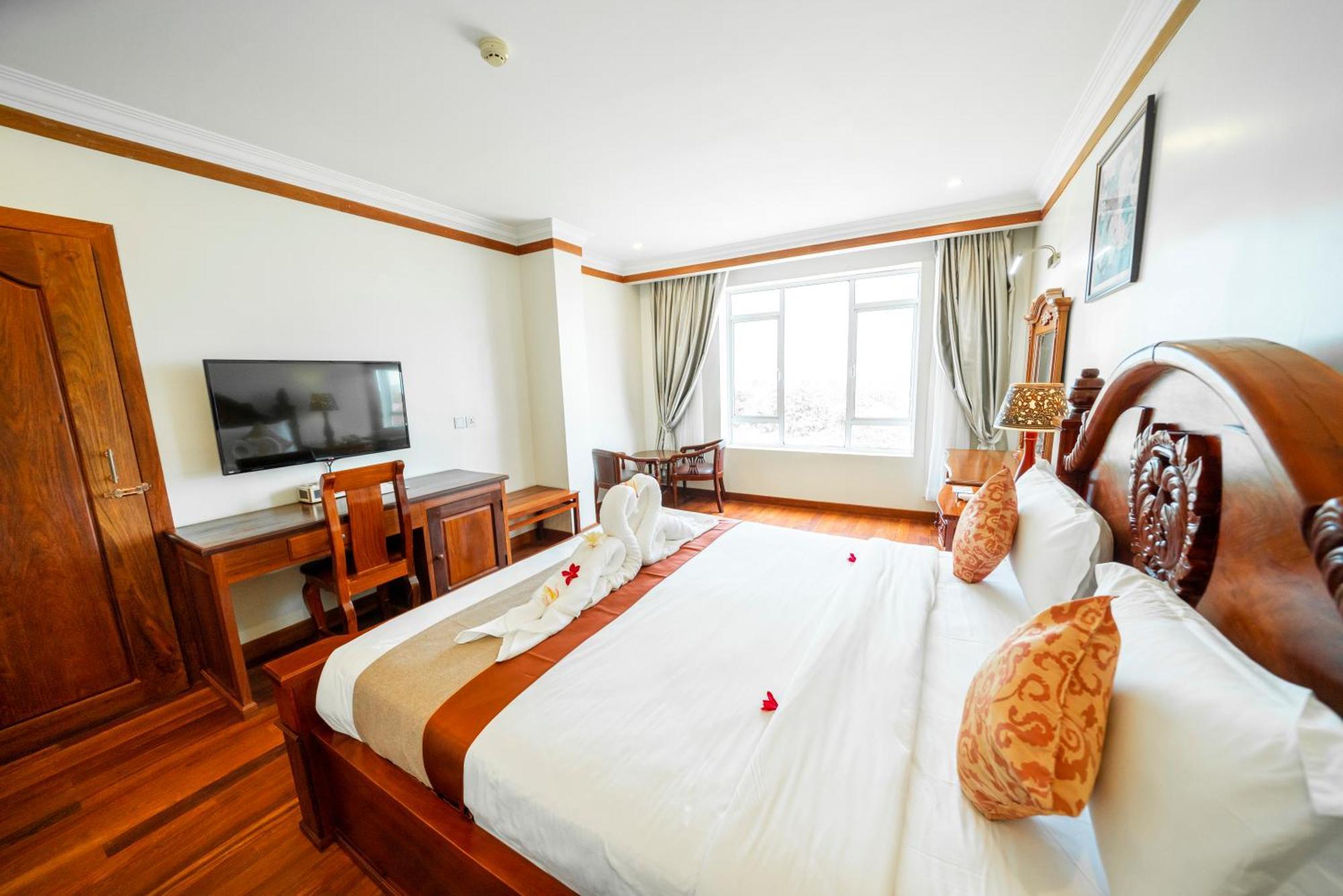 ปุรสัต ริเวอร์ไซด์ โฮเต็ล แอนด์ สปา Hotel โพธิสัต ภายนอก รูปภาพ
