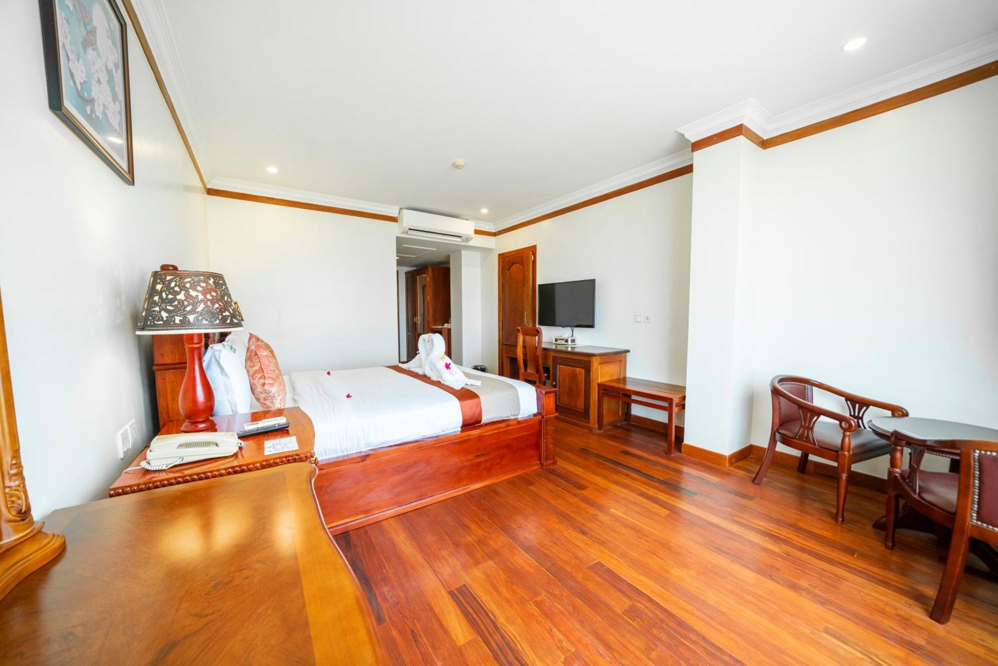 ปุรสัต ริเวอร์ไซด์ โฮเต็ล แอนด์ สปา Hotel โพธิสัต ภายนอก รูปภาพ