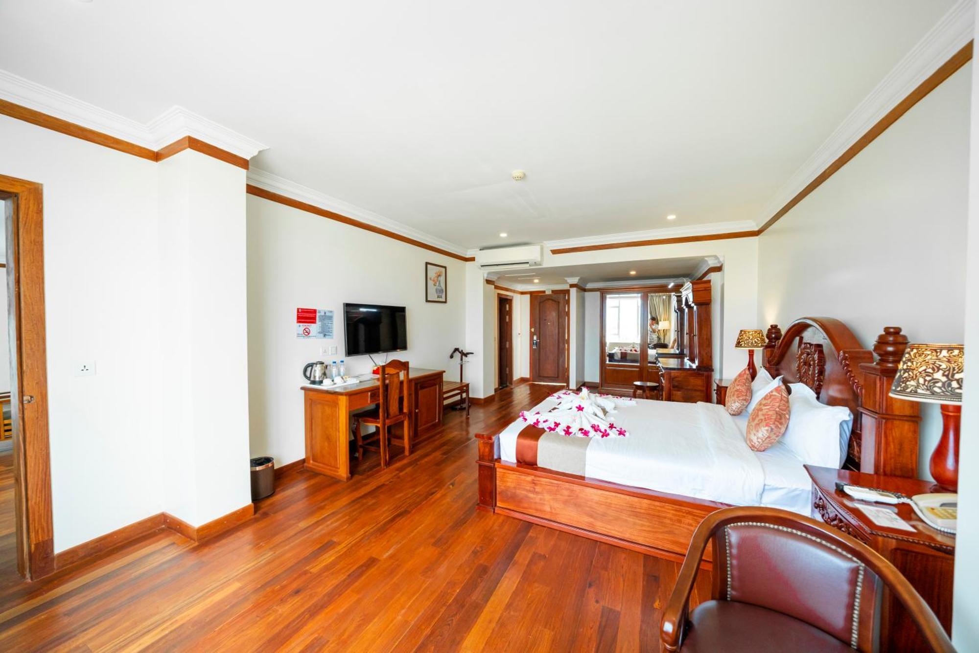 ปุรสัต ริเวอร์ไซด์ โฮเต็ล แอนด์ สปา Hotel โพธิสัต ภายนอก รูปภาพ