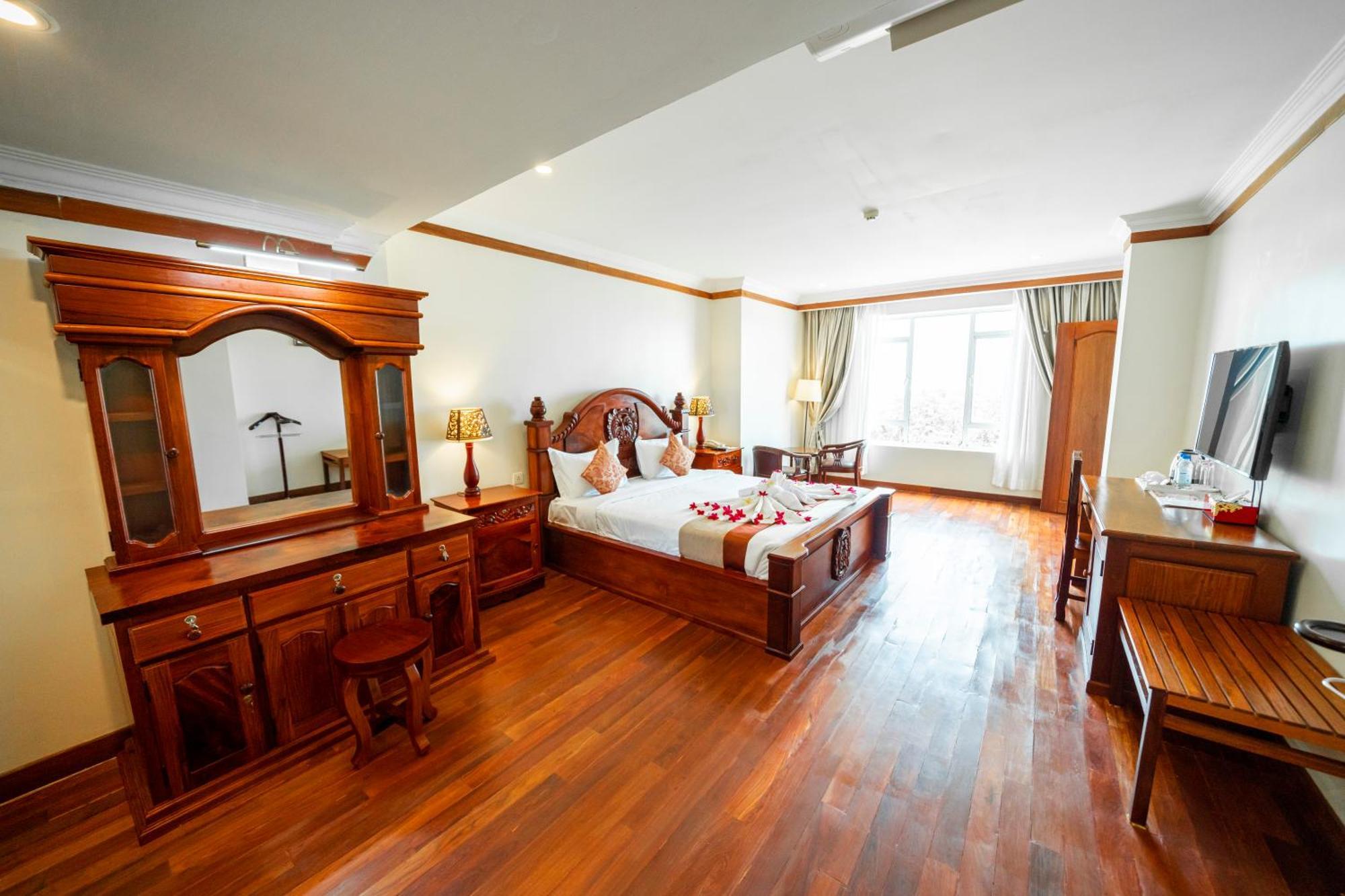 ปุรสัต ริเวอร์ไซด์ โฮเต็ล แอนด์ สปา Hotel โพธิสัต ภายนอก รูปภาพ