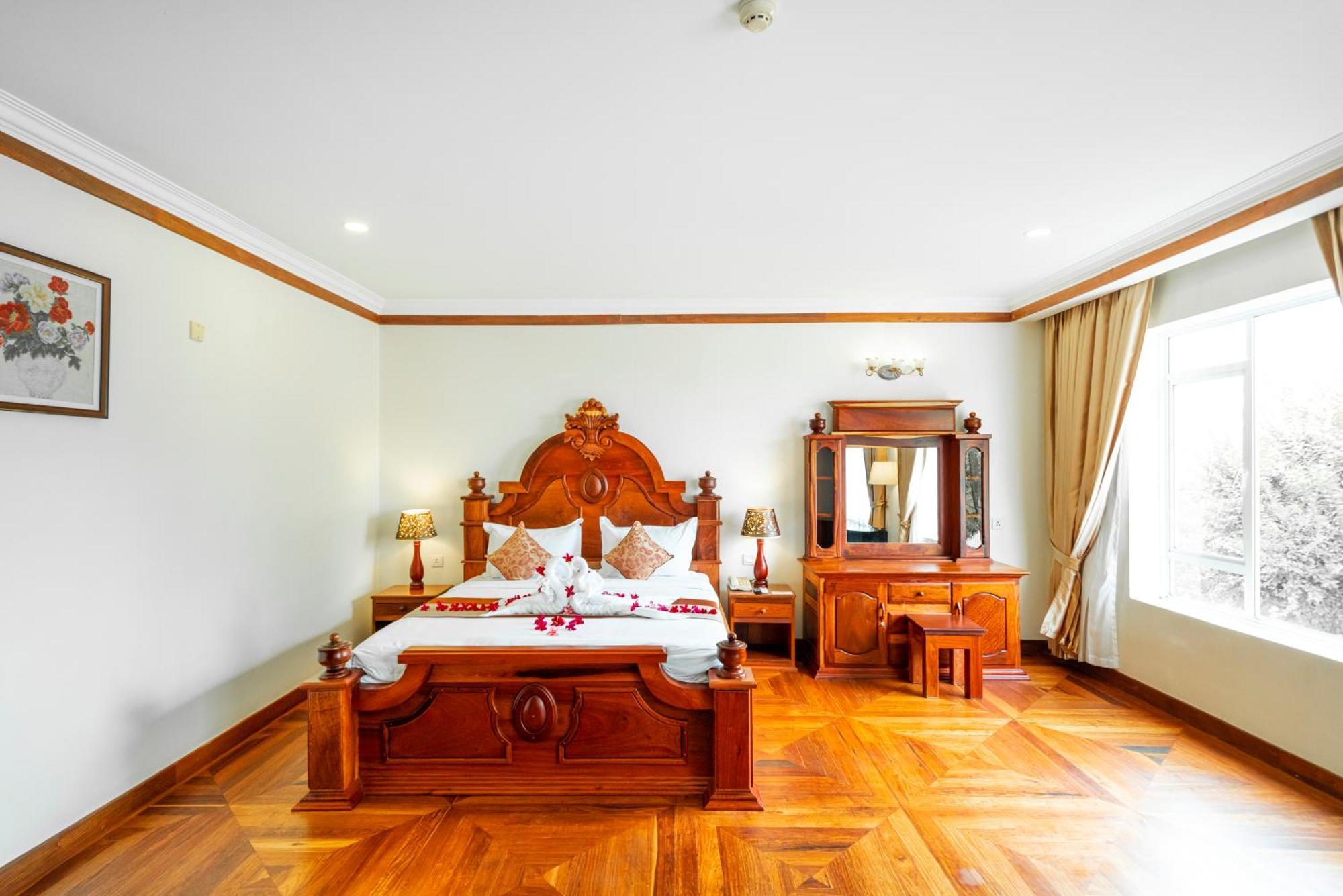 ปุรสัต ริเวอร์ไซด์ โฮเต็ล แอนด์ สปา Hotel โพธิสัต ภายนอก รูปภาพ