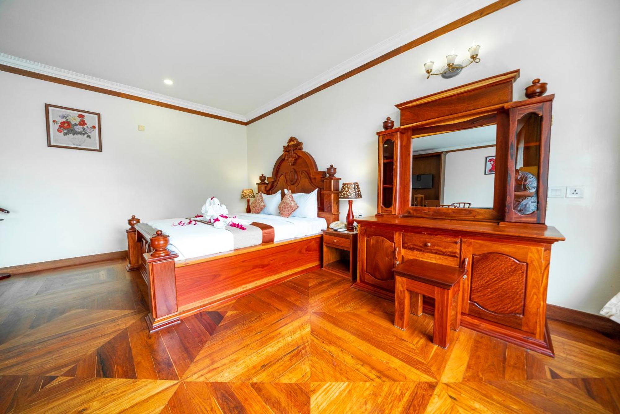 ปุรสัต ริเวอร์ไซด์ โฮเต็ล แอนด์ สปา Hotel โพธิสัต ภายนอก รูปภาพ