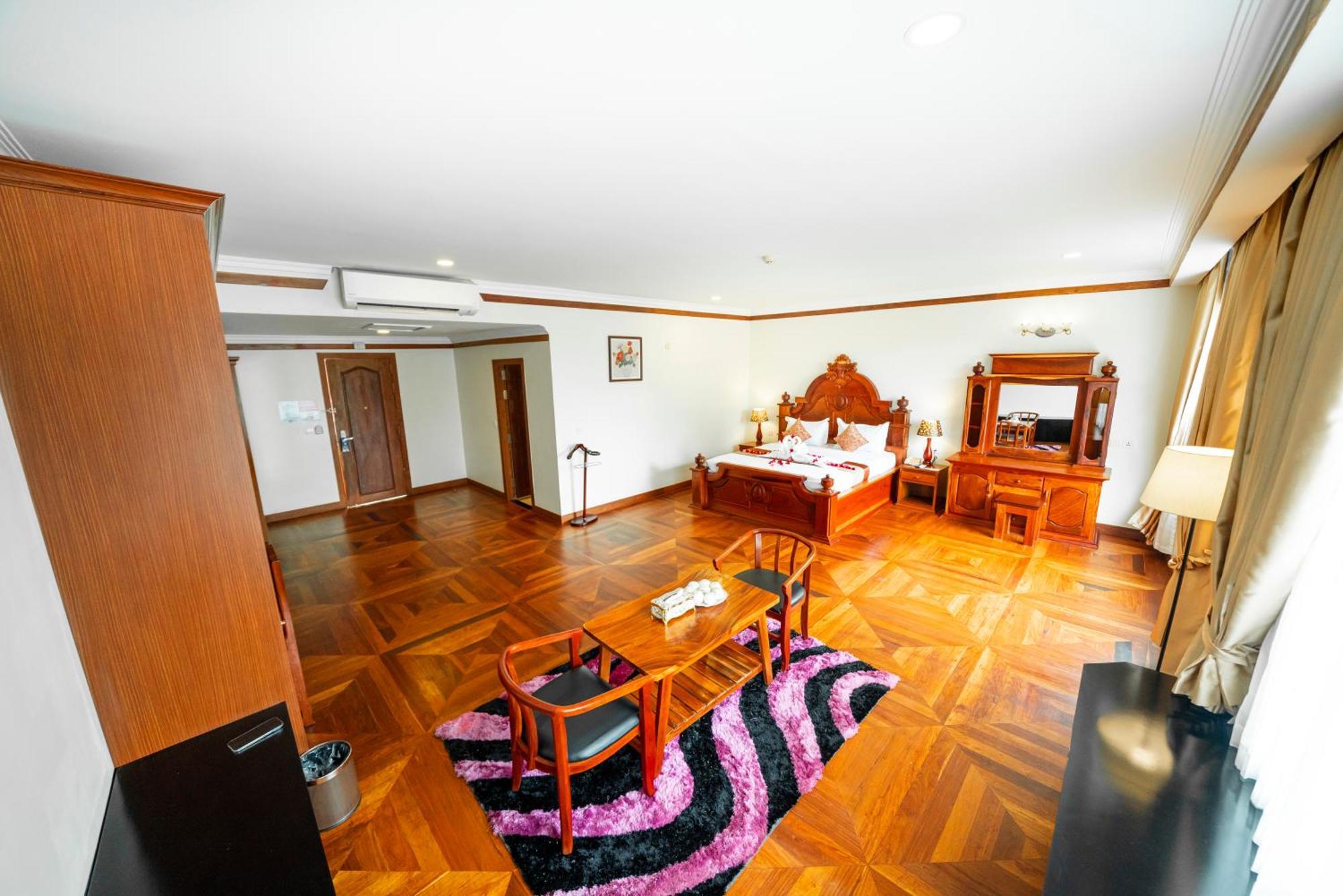 ปุรสัต ริเวอร์ไซด์ โฮเต็ล แอนด์ สปา Hotel โพธิสัต ภายนอก รูปภาพ