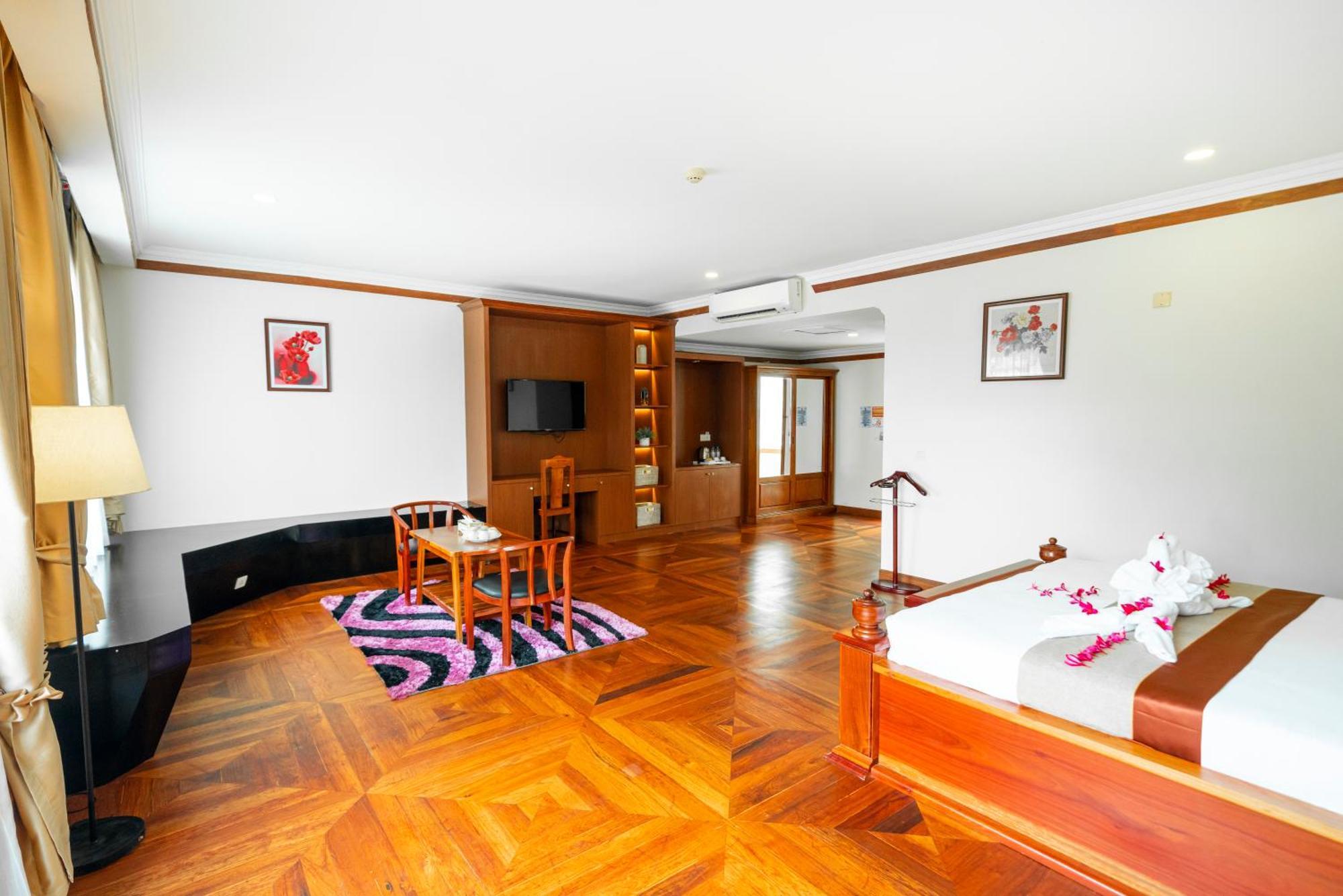 ปุรสัต ริเวอร์ไซด์ โฮเต็ล แอนด์ สปา Hotel โพธิสัต ภายนอก รูปภาพ