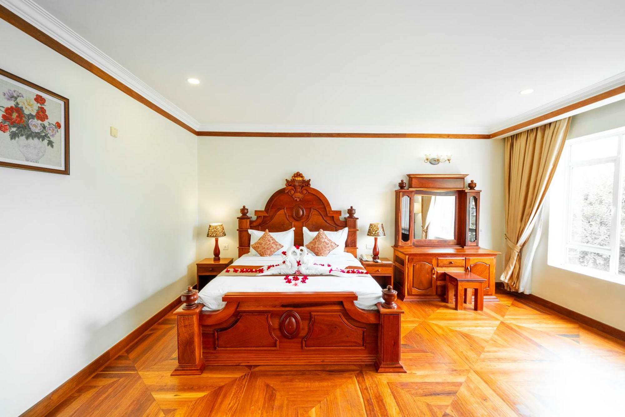 ปุรสัต ริเวอร์ไซด์ โฮเต็ล แอนด์ สปา Hotel โพธิสัต ภายนอก รูปภาพ