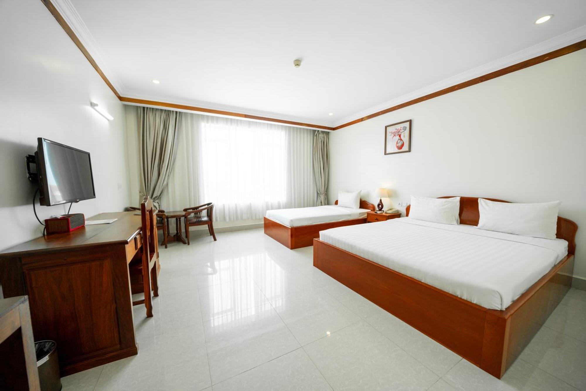 ปุรสัต ริเวอร์ไซด์ โฮเต็ล แอนด์ สปา Hotel โพธิสัต ภายนอก รูปภาพ