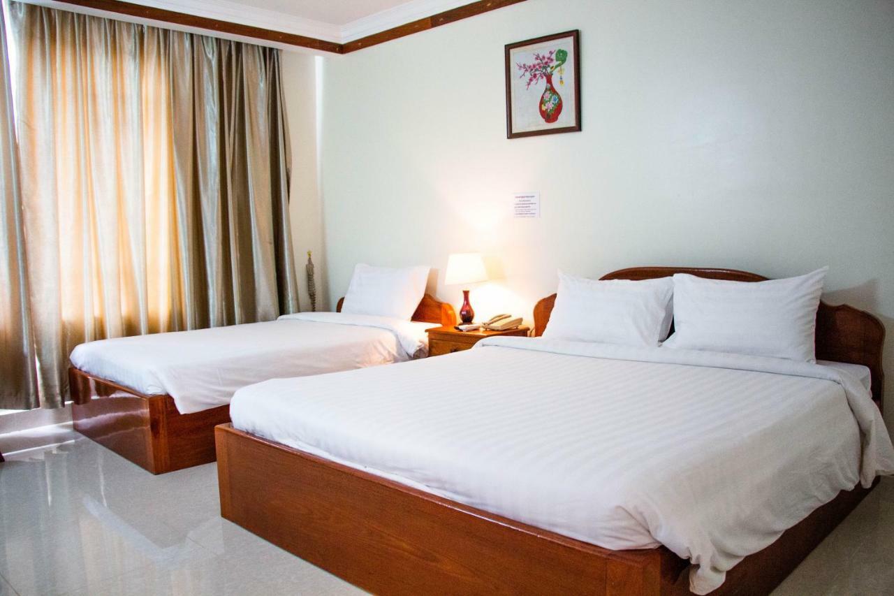 ปุรสัต ริเวอร์ไซด์ โฮเต็ล แอนด์ สปา Hotel โพธิสัต ภายนอก รูปภาพ
